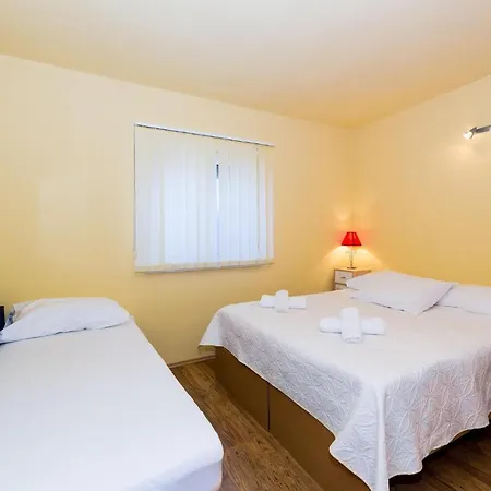 Amazing In With House Sea View * Ražanj